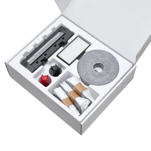 Set de accesorii Roborock pentru Saros 10R, inclusiv 4 mop-uri rotative, 3 pungi de praf, 1 capac pentru peria principală, 1 perie principală și 2 perii laterale